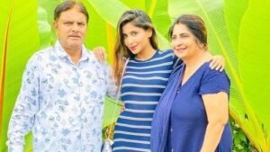 Sana Sultan Khan parents