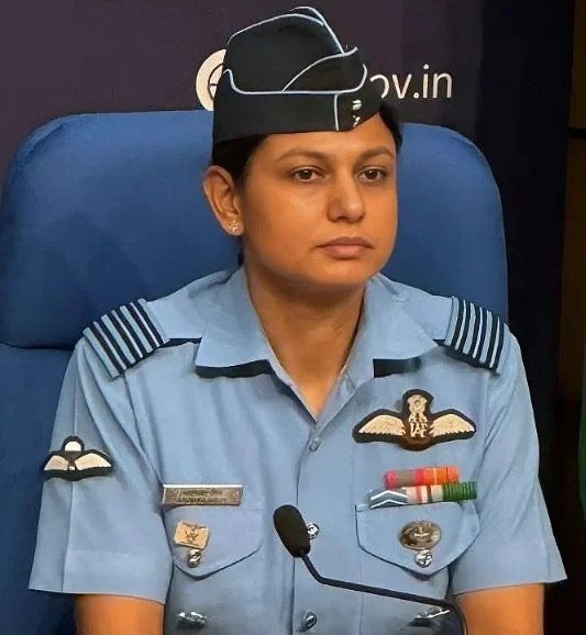 Vyomika Singh (Wing Commander) Wiki, Biography, Age, Date of Birth, Marital Status, Husband, Family, Children, Religion, Caste, Career & More.