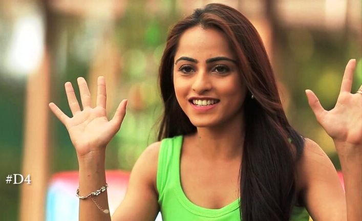 Niyati Fatnani Wiki, Biography, Age, Date of Birth, Figure, Marital Status, Husband, Family, Children, Religion, Caste, Net Worth & More.