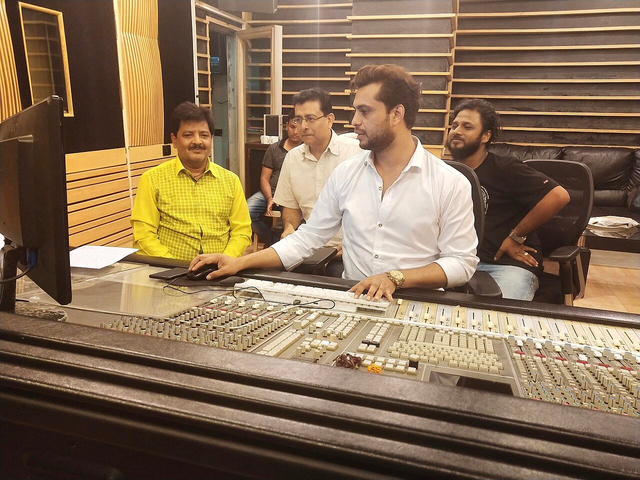 Udit Narayan Jha photo 3